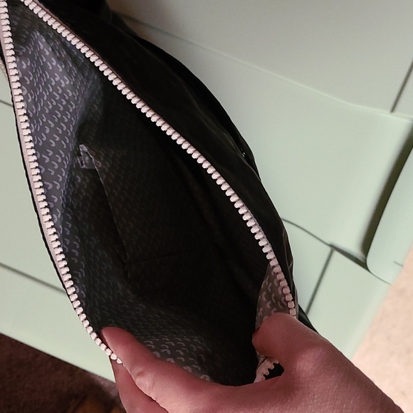 Nwt - Picture 3 of 3